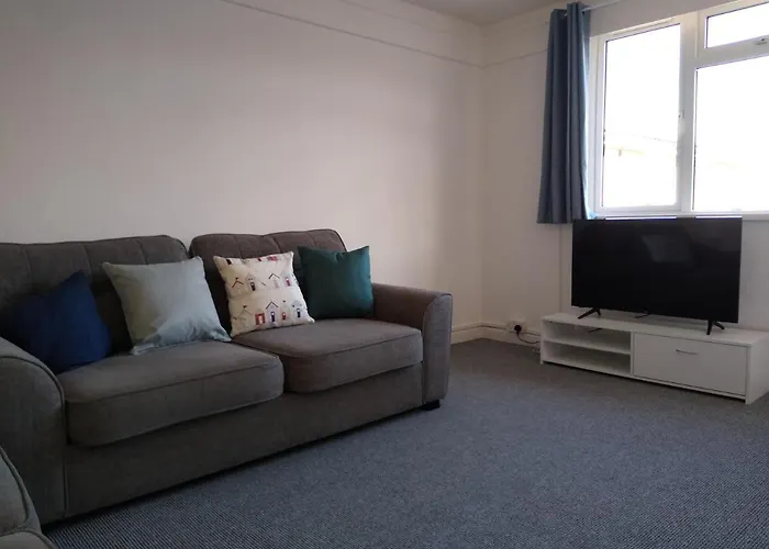 45 New Esplanade Court