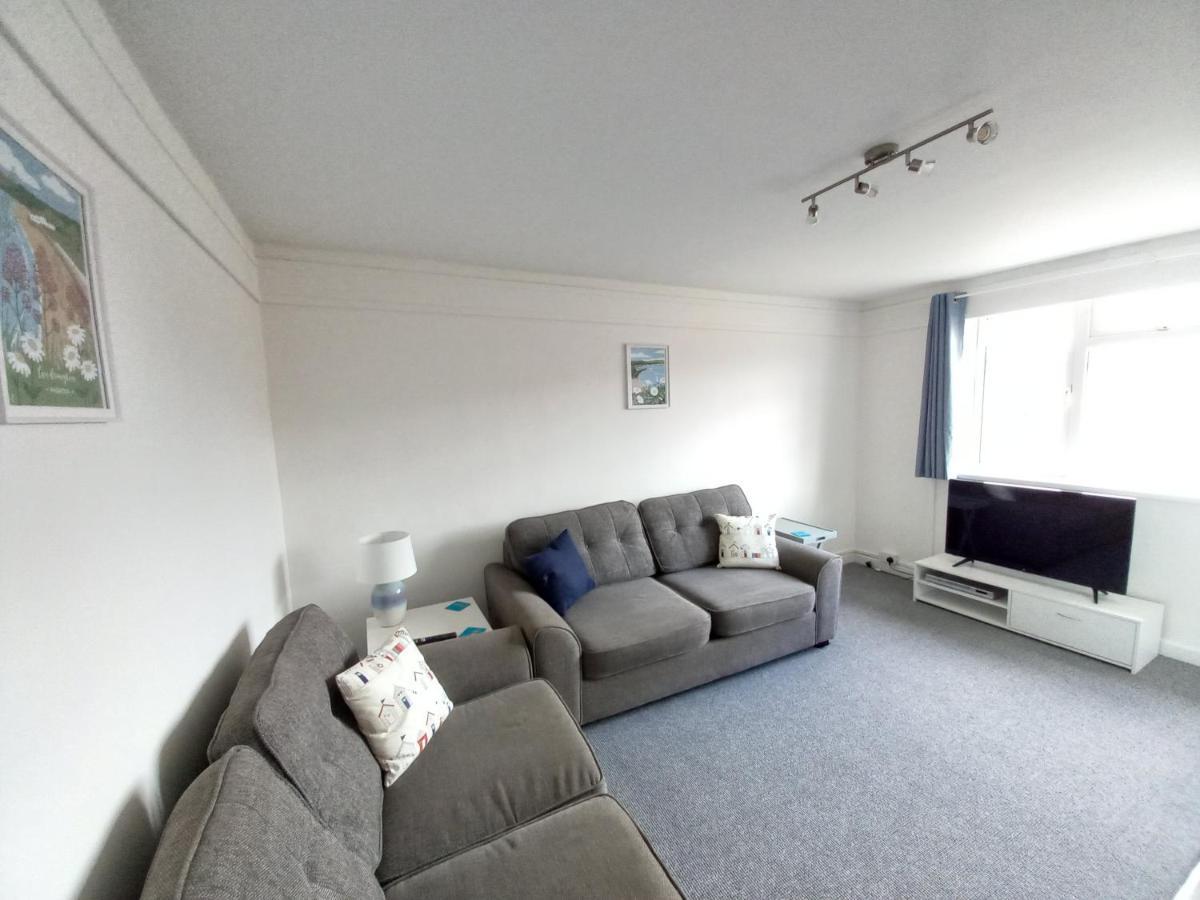 45 New Esplanade Court Apartment *